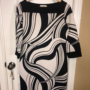 Wavy print white and black print dress
